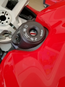 Carbon Key / Ignition Cover Panigale V4 R / Anniversario